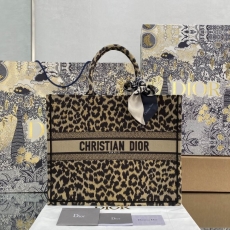 Christian Dior Shopping Bags